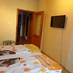 Apartment Moni 2 *